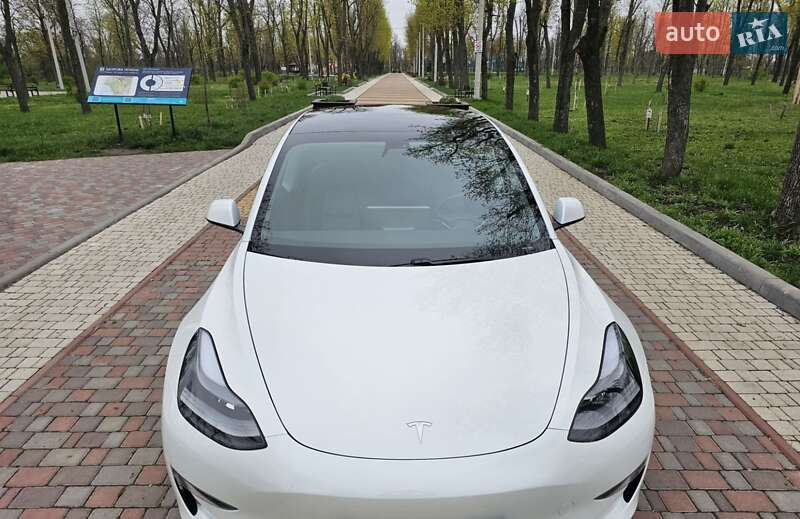Седан Tesla Model 3 2021 в Кропивницькому
