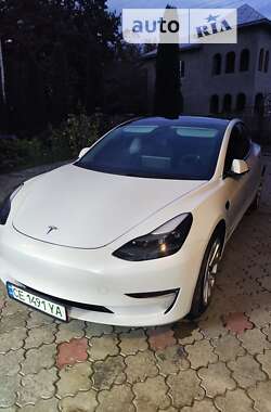 Седан Tesla Model 3 2023 в Чернівцях