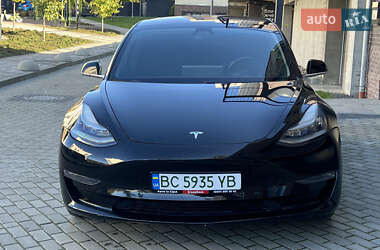 Седан Tesla Model 3 2019 в Львове