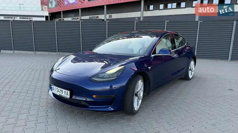 Седан Tesla Model 3 2019 в 