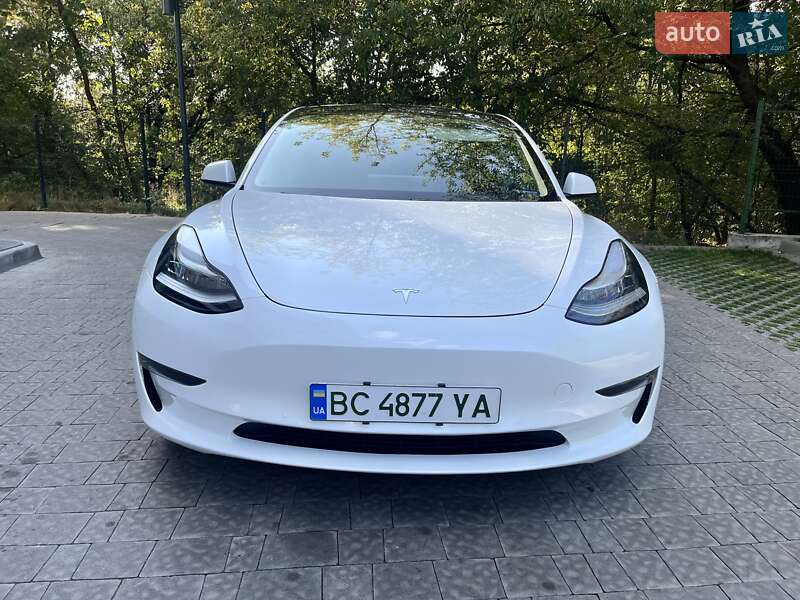 Седан Tesla Model 3 2020 в Львові
