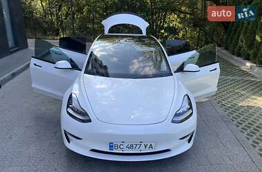 Седан Tesla Model 3 2020 в 