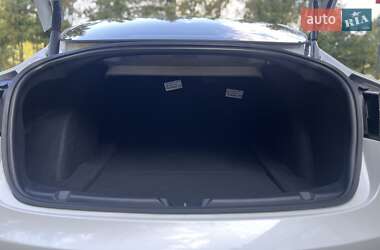Седан Tesla Model 3 2020 в 