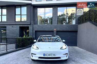 Седан Tesla Model 3 2020 в 