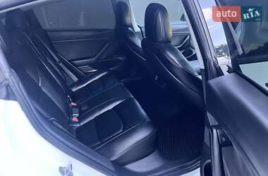 Седан Tesla Model 3 2020 в 