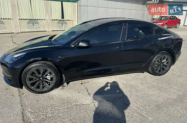 Седан Tesla Model 3 2021 в Чернівцях