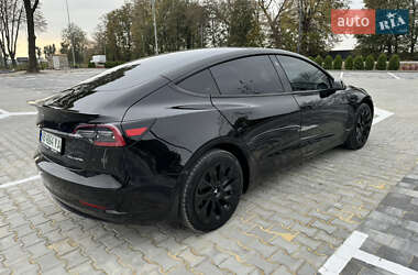 Седан Tesla Model 3 2021 в Виннице