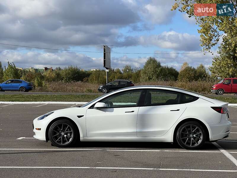 Седан Tesla Model 3 2022 в Луцке фото 5 Седан Tesla Model 3 2022 в Луцке