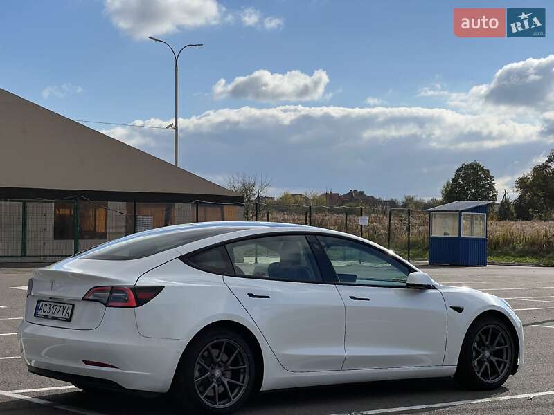 Седан Tesla Model 3 2022 в Луцке фото 13 Седан Tesla Model 3 2022 в Луцке