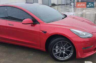 Седан Tesla Model 3 2022 в 