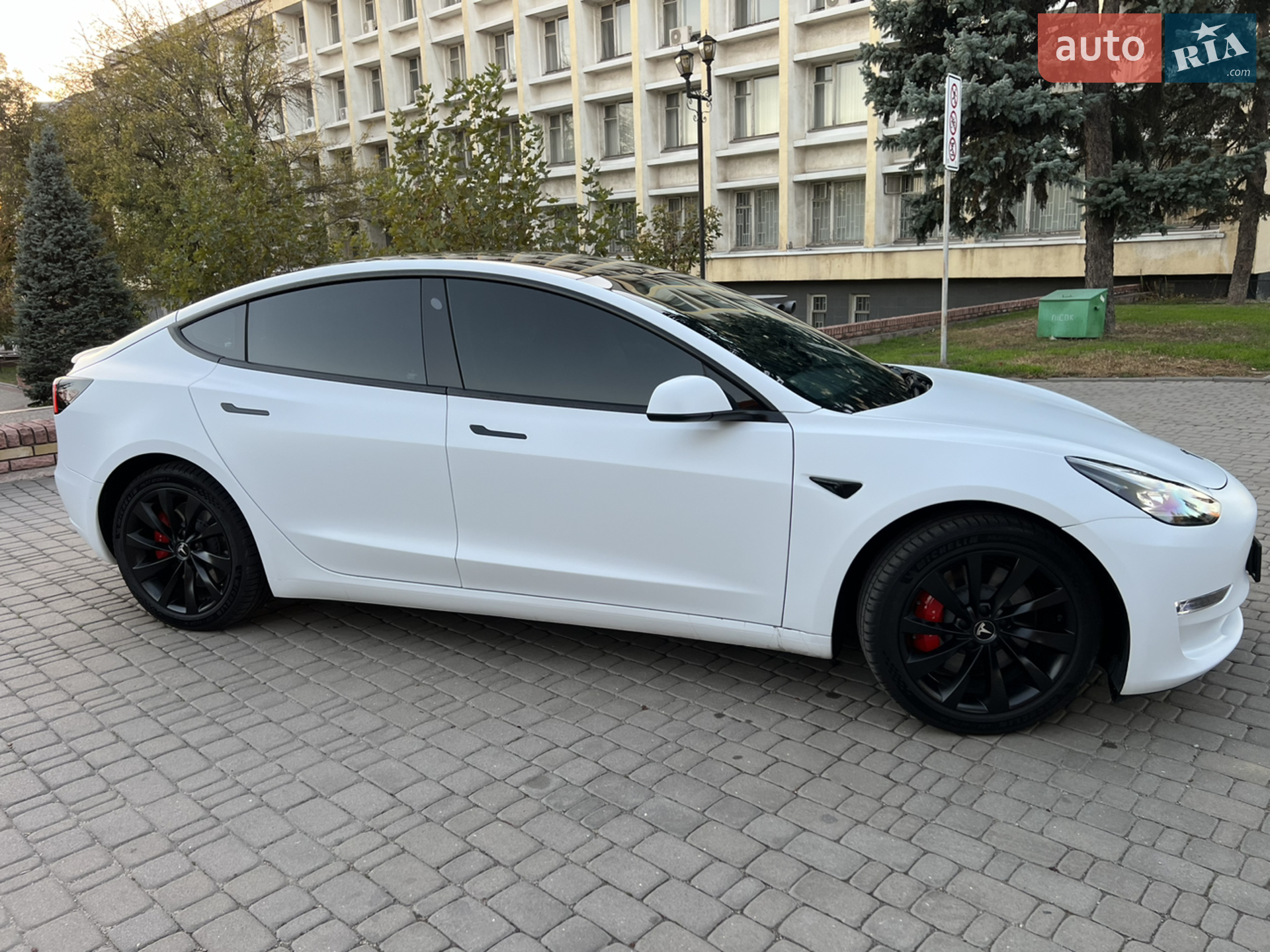 2023 Tesla Model 3 - фото 1