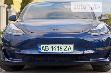 Седан Tesla Model 3 2020 в Вінниці