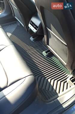 Седан Tesla Model 3 2019 в Киеве