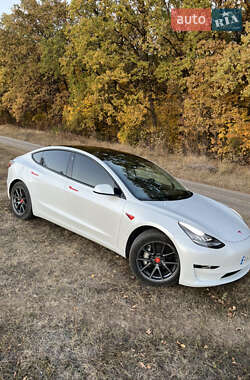 Седан Tesla Model 3 2020 в 