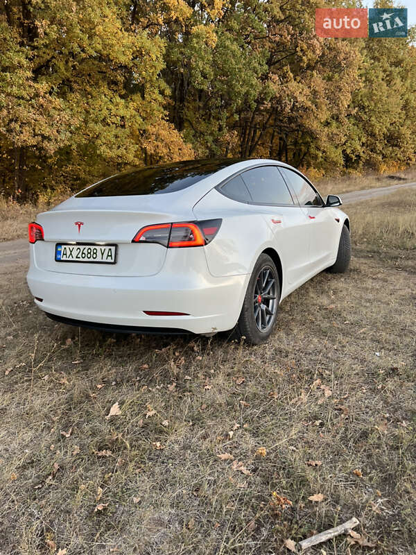 Седан Tesla Model 3 2020 в Харкові
