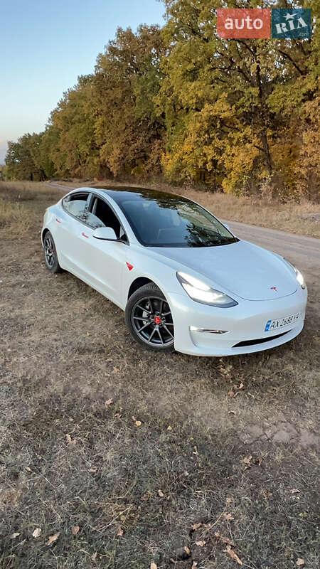 Седан Tesla Model 3 2020 в Харкові
