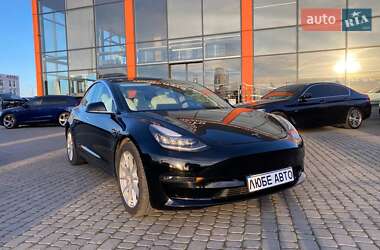 Седан Tesla Model 3 2018 в Львові