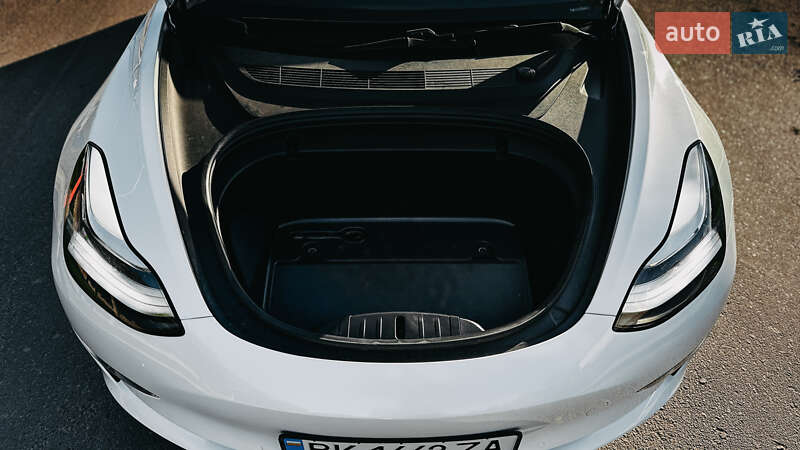 Седан Tesla Model 3 2020 в Рівному фото 27 Седан Tesla Model 3 2020 в Рівному