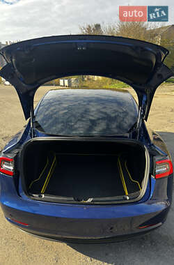 Седан Tesla Model 3 2019 в 