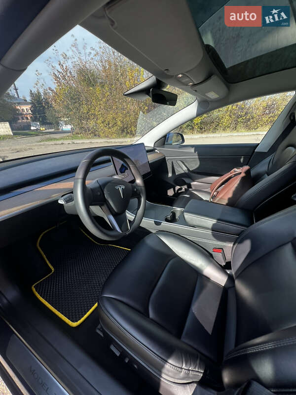 Седан Tesla Model 3 2019 в Луцьку