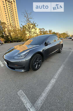 Седан Tesla Model 3 2022 в Киеве