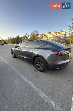 Седан Tesla Model 3 2022 в Киеве