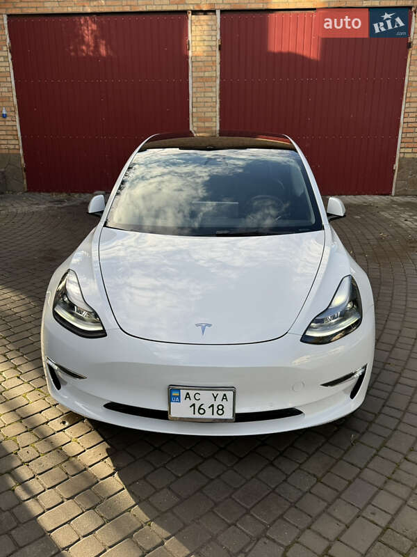 Tesla Model 3 2021