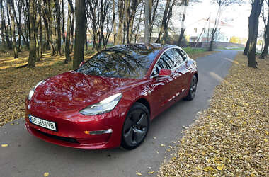 Седан Tesla Model 3 2018 в Львове