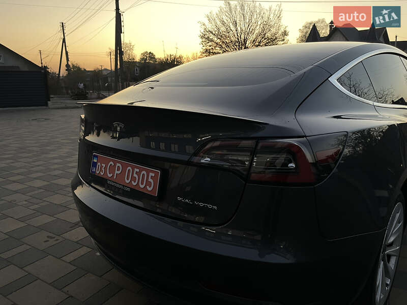 Tesla Model 3 2019