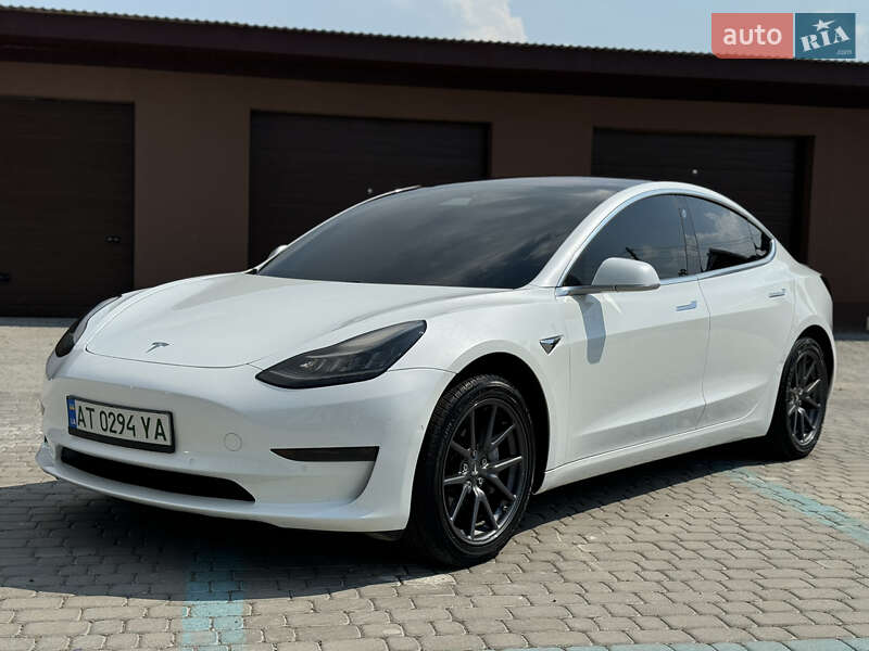 Седан Tesla Model 3 2018 в Надвірній