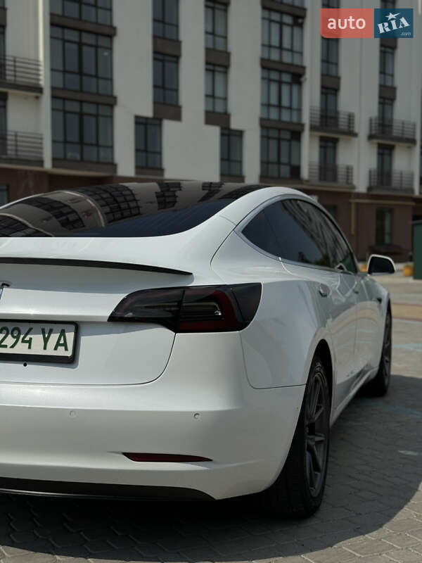 Седан Tesla Model 3 2018 в Надвірній