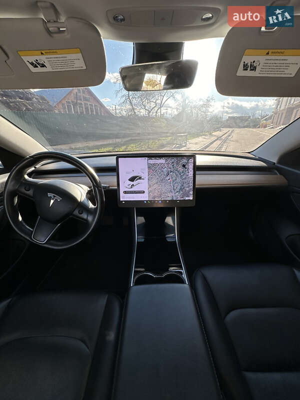 Седан Tesla Model 3 2018 в Надвірній