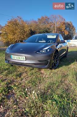 Седан Tesla Model 3 2023 в 