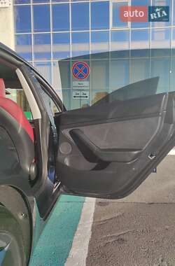 Седан Tesla Model 3 2023 в Одессе
