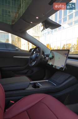 Седан Tesla Model 3 2023 в Одессе