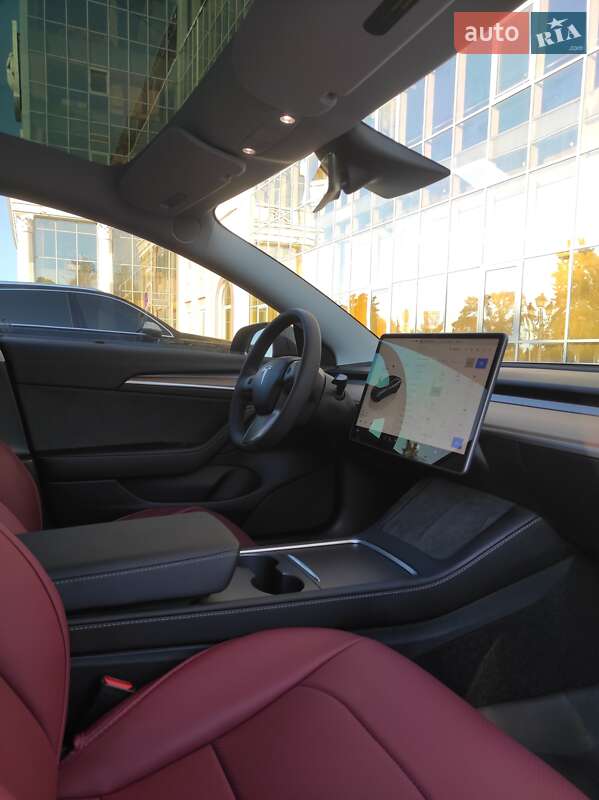 Седан Tesla Model 3 2023 в Одессе
