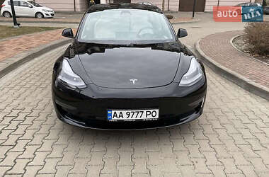 Седан Tesla Model 3 2021 в Киеве