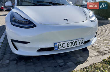 Седан Tesla Model 3 2020 в Львові