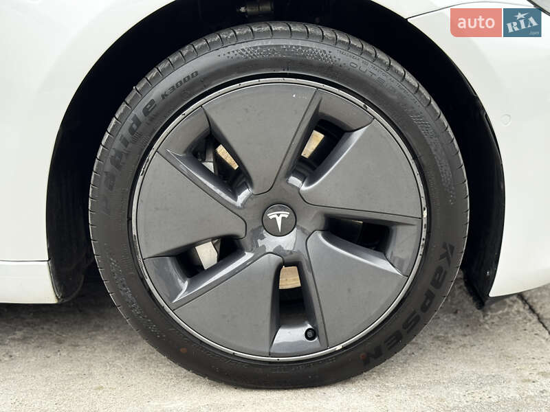 Седан Tesla Model 3 2022 в Житомире