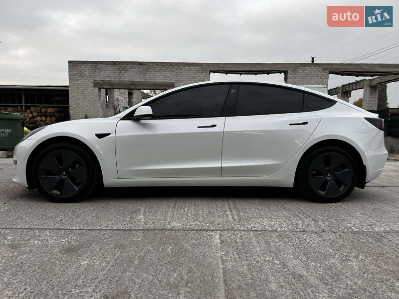Седан Tesla Model 3 2022 в Житомире