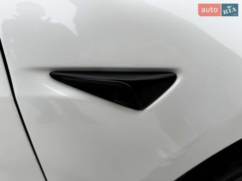 Седан Tesla Model 3 2022 в Житомире