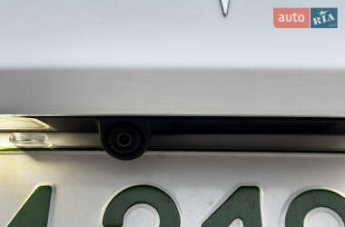 Седан Tesla Model 3 2022 в Житомире