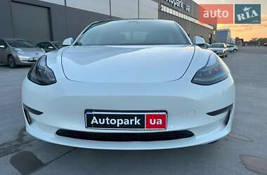 Седан Tesla Model 3 2021 в Львове