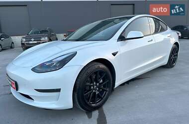 Седан Tesla Model 3 2021 в Львове