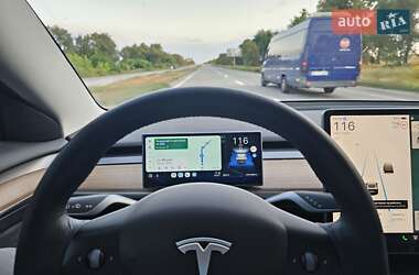 Седан Tesla Model 3 2022 в 