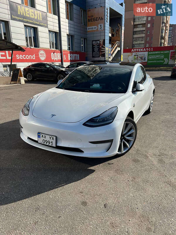 Tesla Model 3 2019