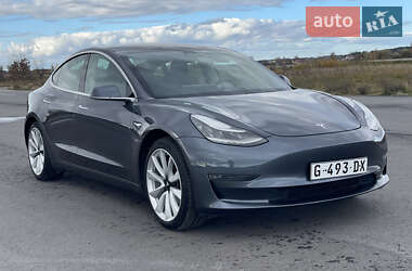 Седан Tesla Model 3 2019 в Радивиліві