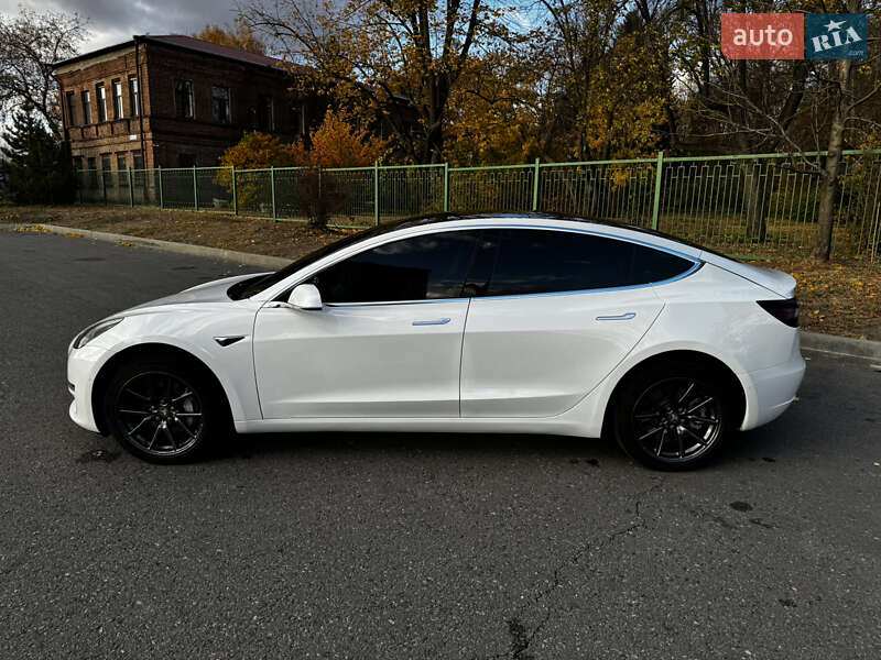 Седан Tesla Model 3 2019 в Харкові