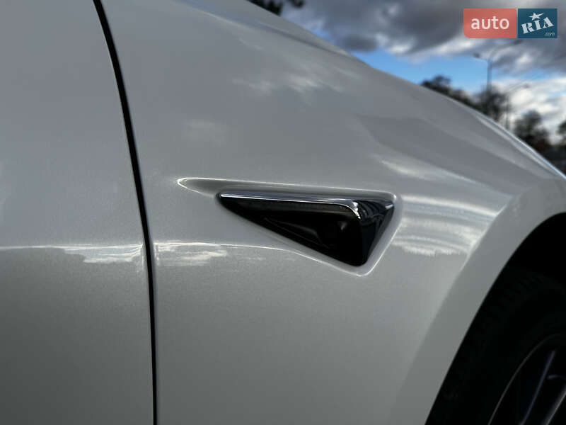 Седан Tesla Model 3 2019 в Харкові