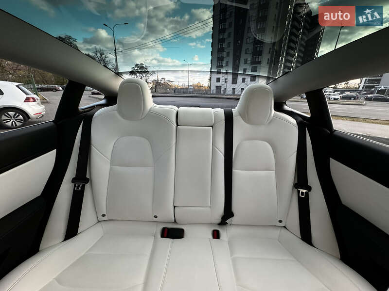 Седан Tesla Model 3 2019 в Харкові